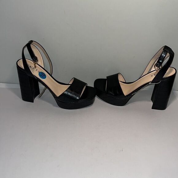 Nwot Guess ankle strap black textured platform chunky heels - Picture 3 of 4